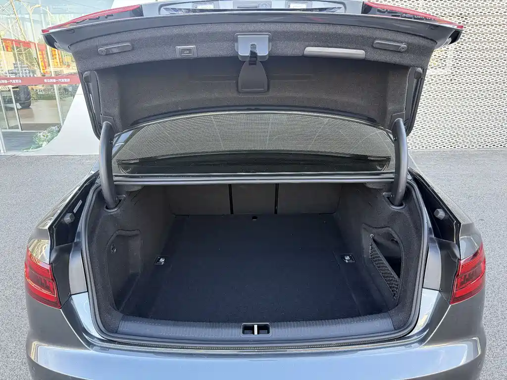 Audi A4L 2020