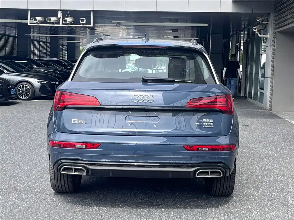 Audi Q5L — фото 3