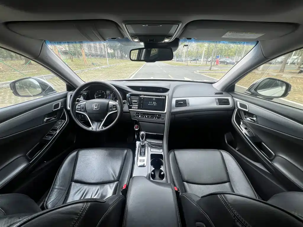 Honda Spirior 2016 — фото 5