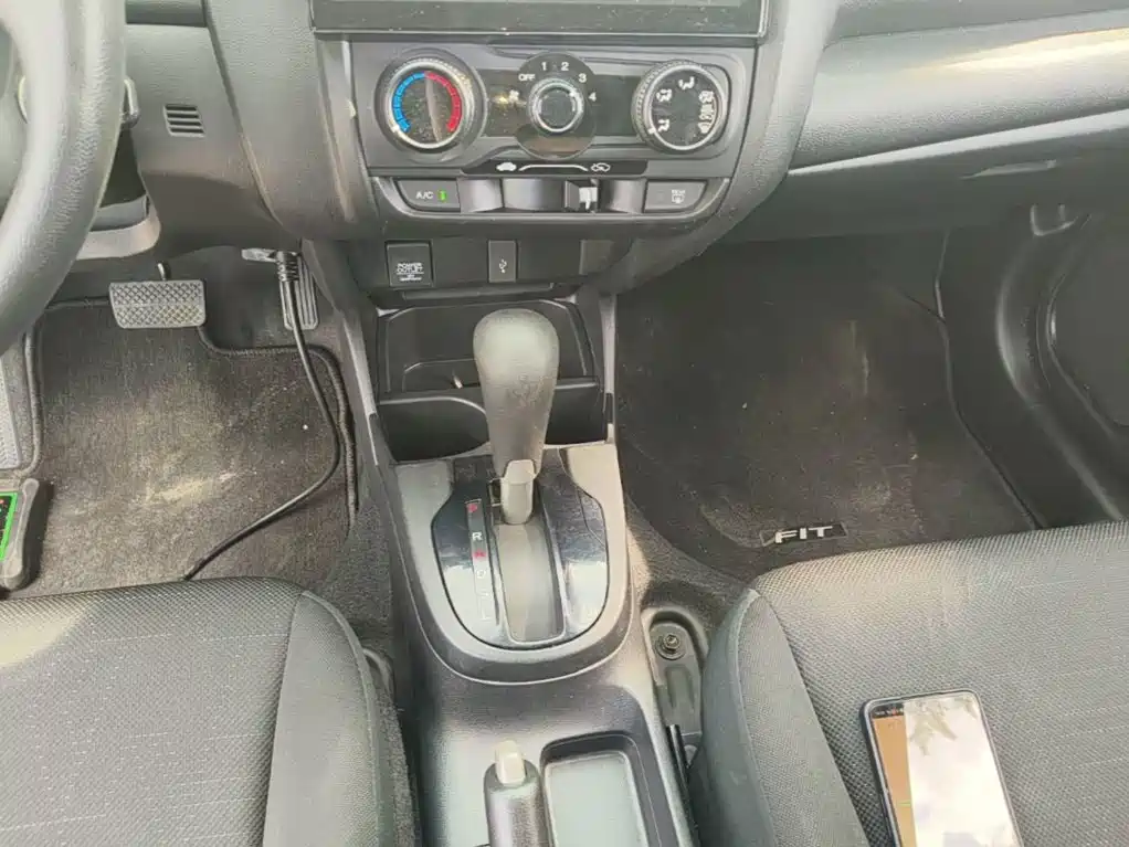 Honda Fit 2018 — фото 14