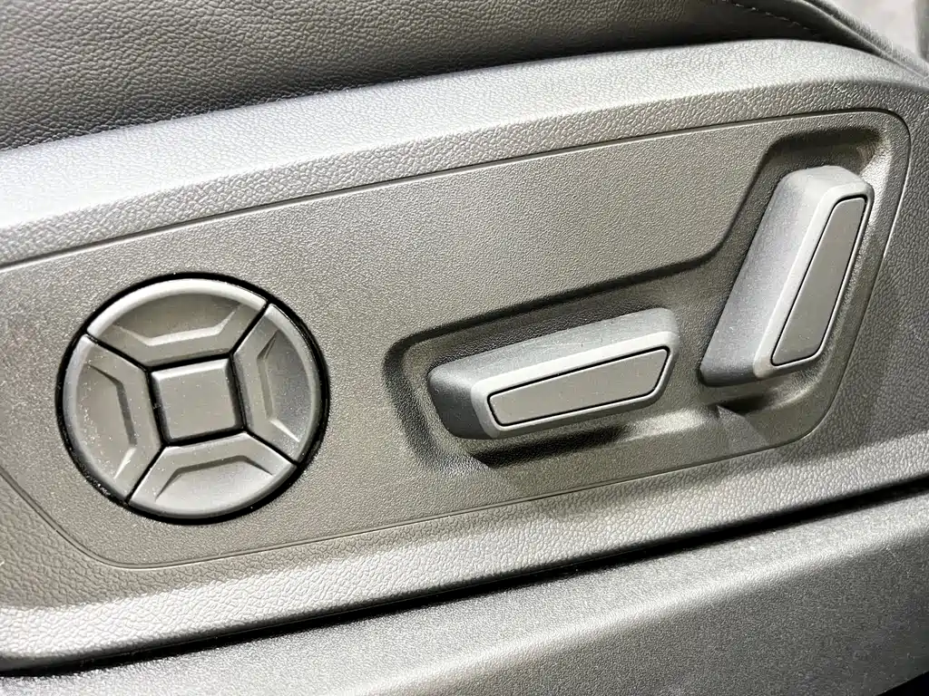 Audi e-tron 2022 — фото 20