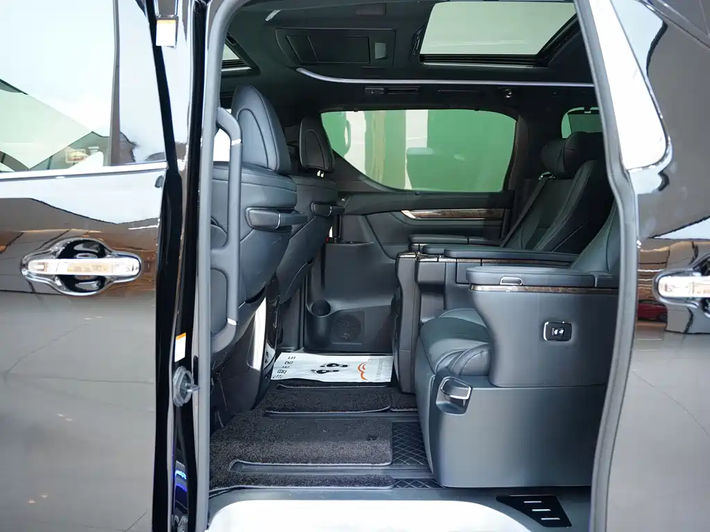 Toyota Alphard 2021 — фото 19