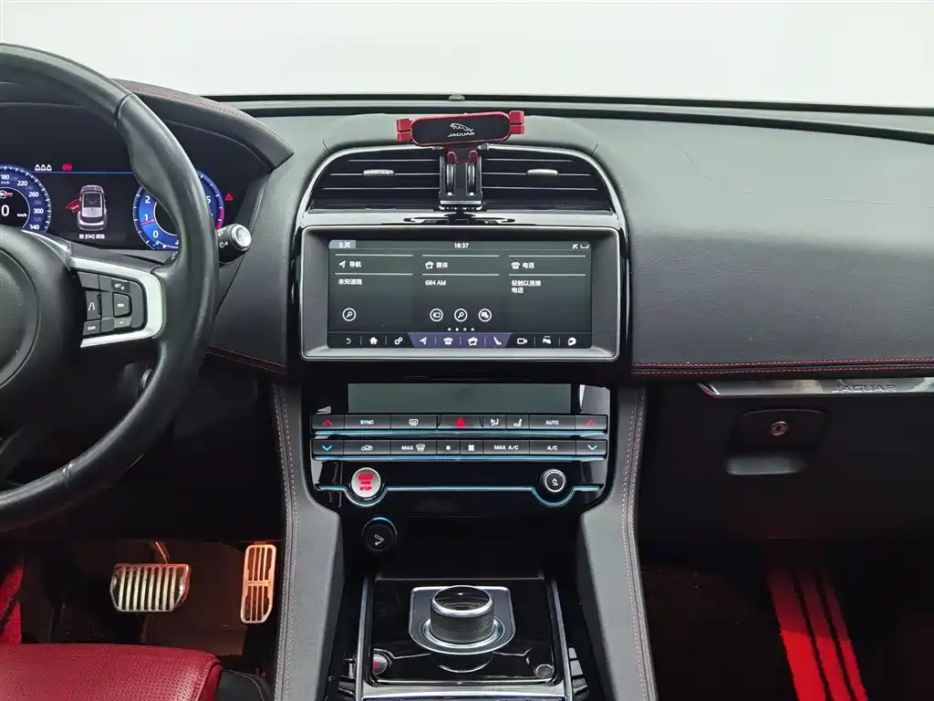 Jaguar F-PACE 2021 — фото 12