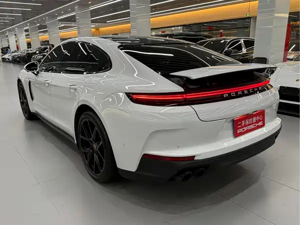 Porsche Panamera 2024