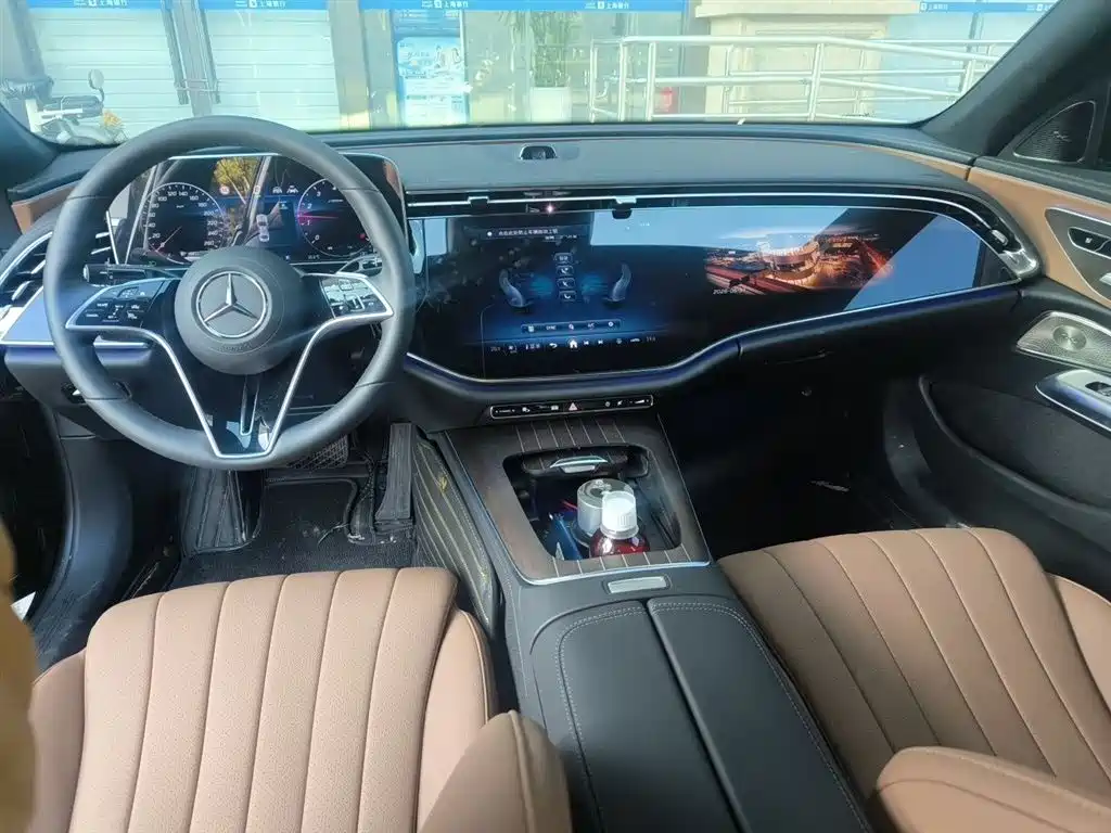 Mercedes-Benz E-Class 2025 — фото 13