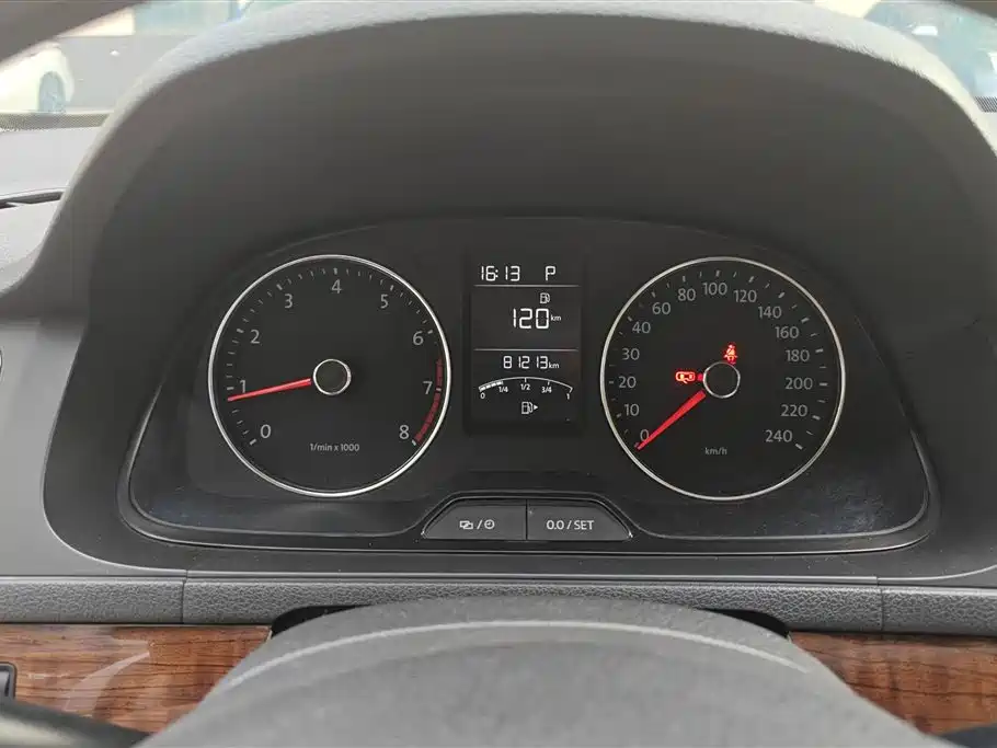 Volkswagen Lavida 2015 — фото 14