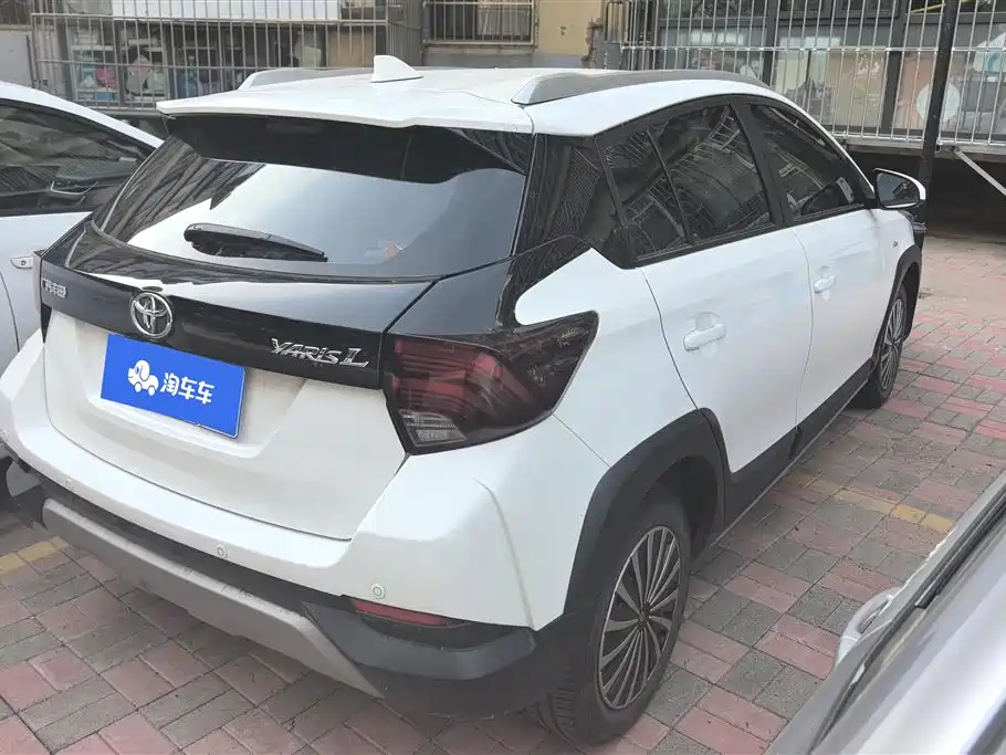 Toyota Yaris L 2021 — фото 3