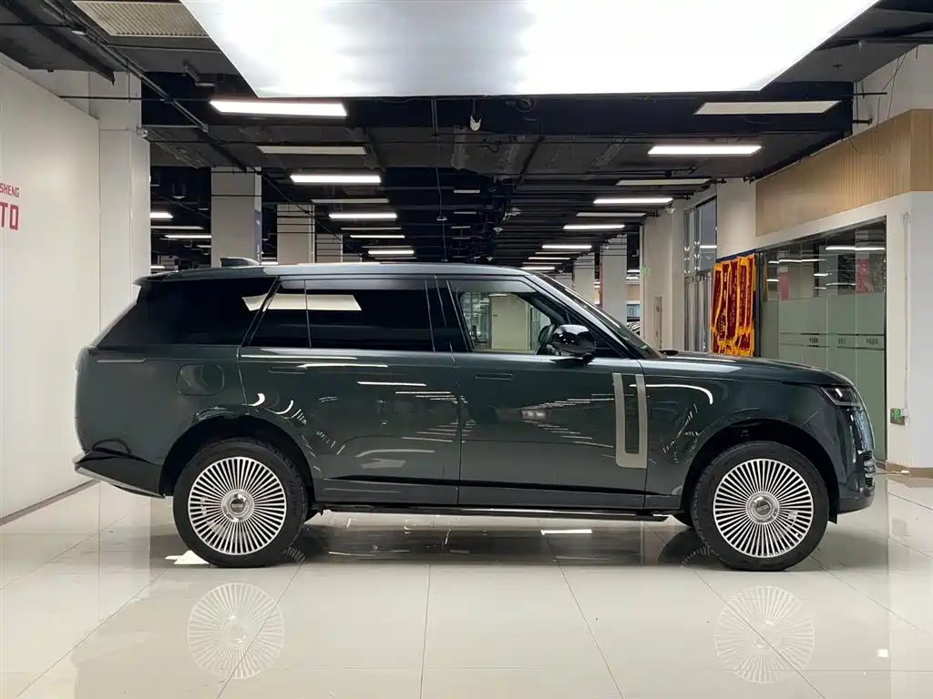 Land Rover Range Rover 2024 — фото 3
