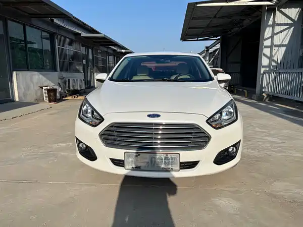 Ford Escort 2015