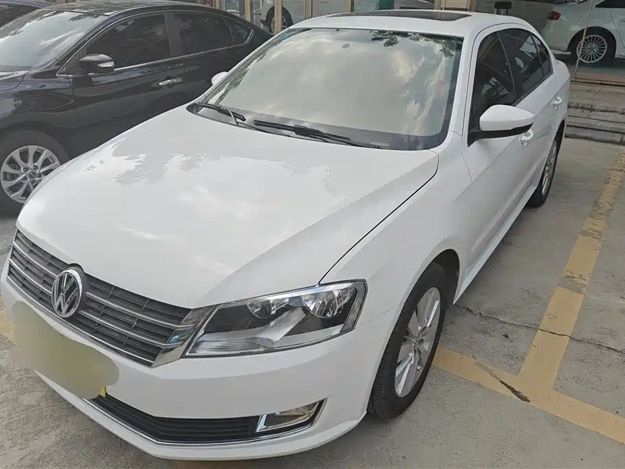 Volkswagen Lavida 2015
