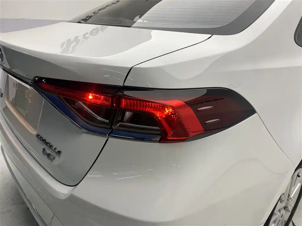 Toyota Corolla 2023 — фото 10