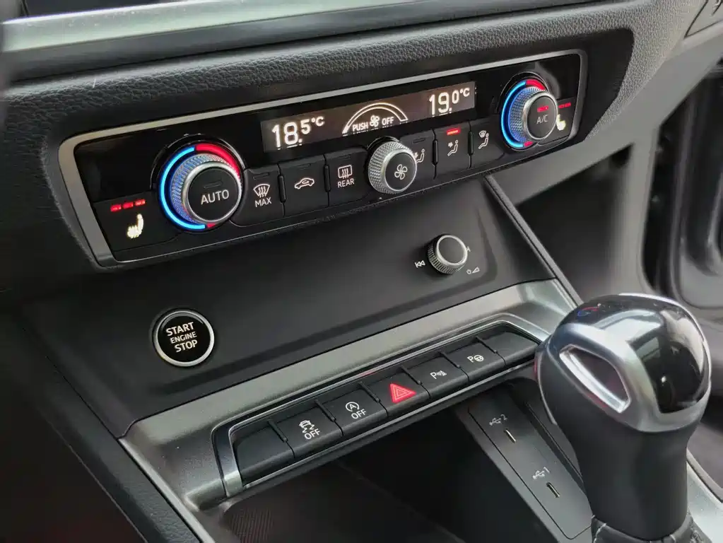 Audi Q3 2023 — фото 16
