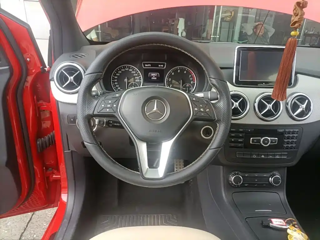 Mercedes-Benz B-Class 2014 — фото 11