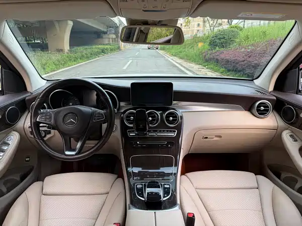 Mercedes-Benz GLC 2015