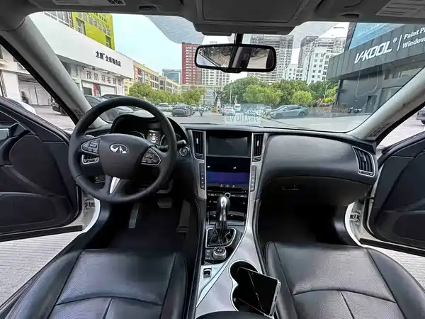 Infiniti Q50 2014