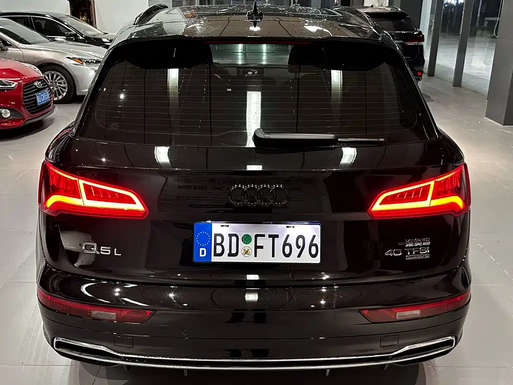 Audi Q5L 2021 — фото 13