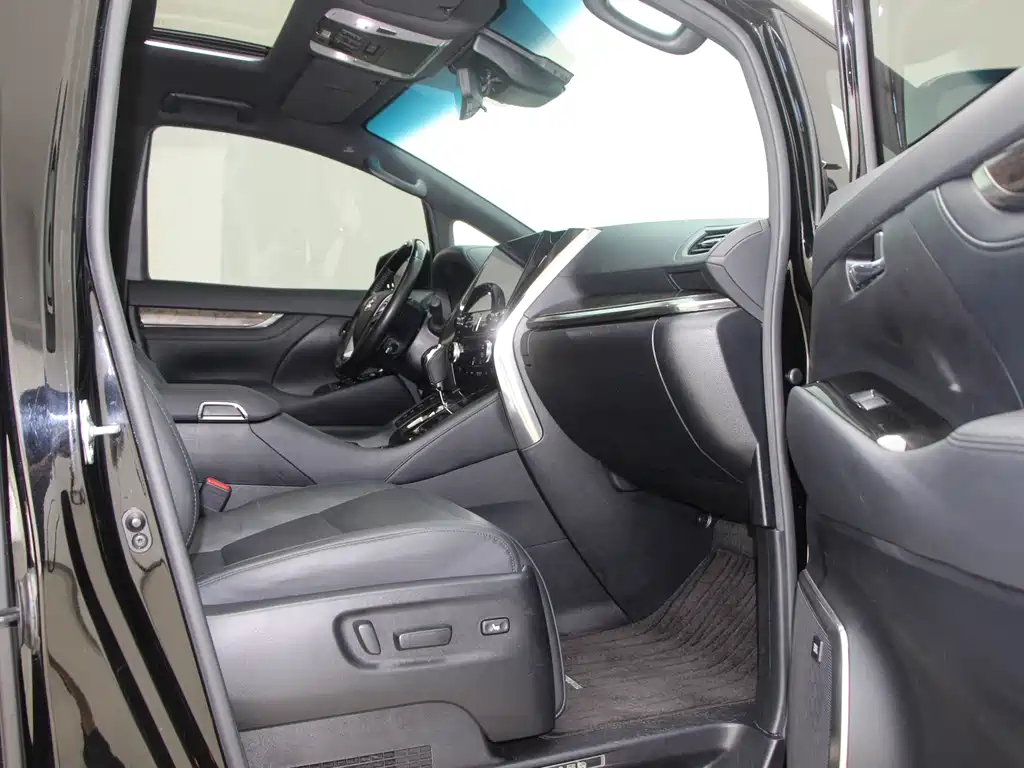 Toyota Alphard 2021 — фото 10