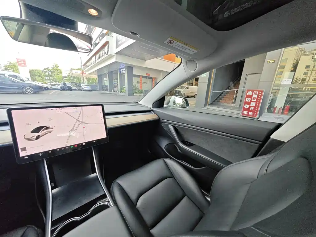 Tesla Model 3 2019 — фото 10