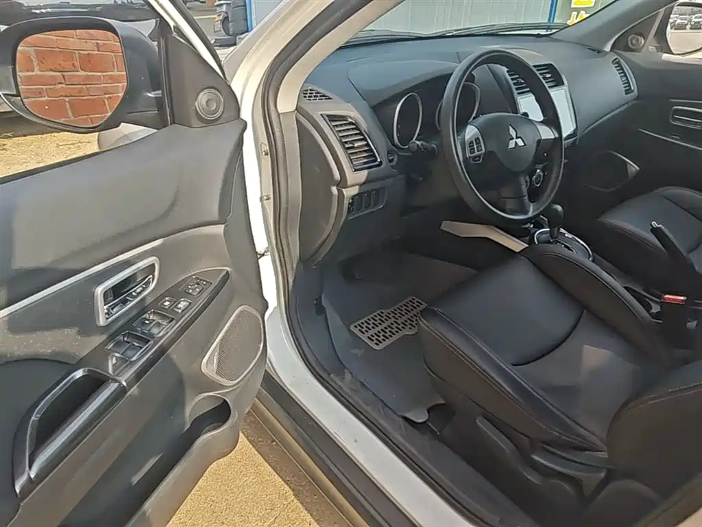 Mitsubishi ASX 2015 — фото 16
