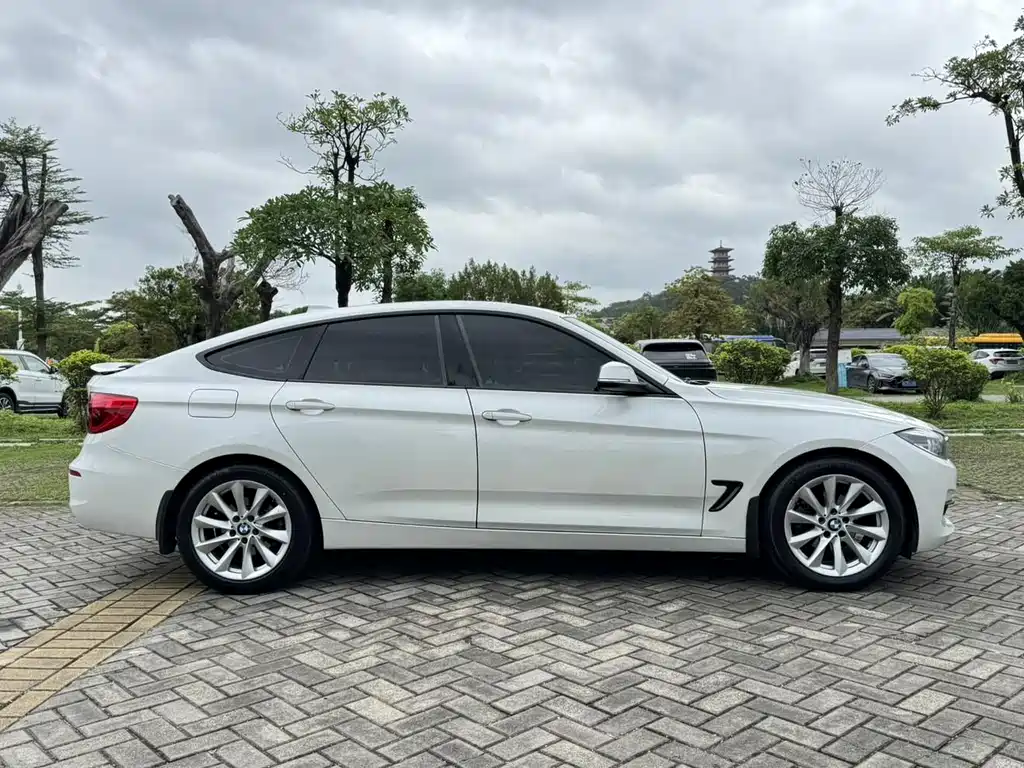 BMW 3 Series GT 2018 — фото 7
