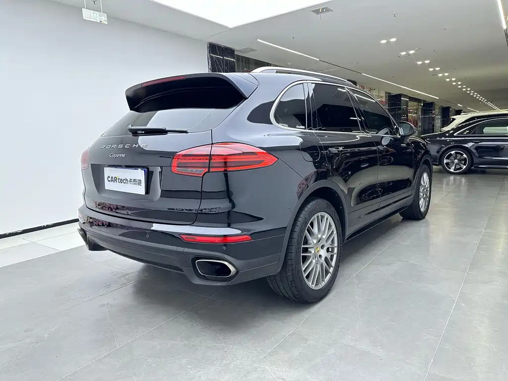 Porsche Cayenne 2017 — фото 3