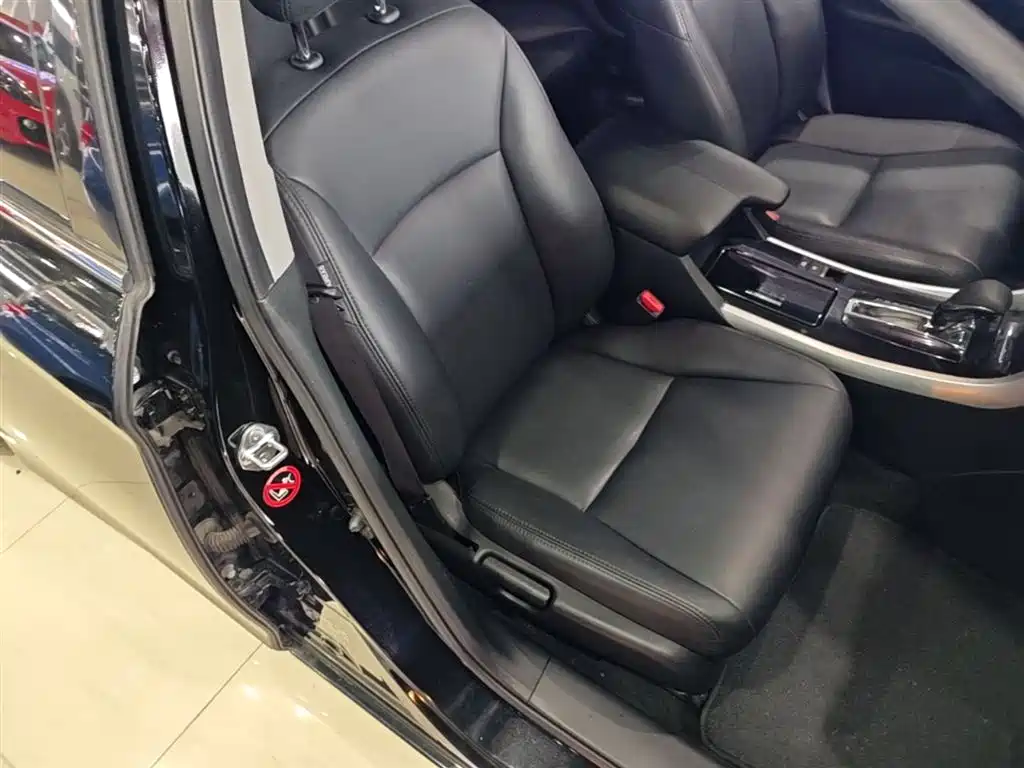 Honda Accord 2017 — фото 25