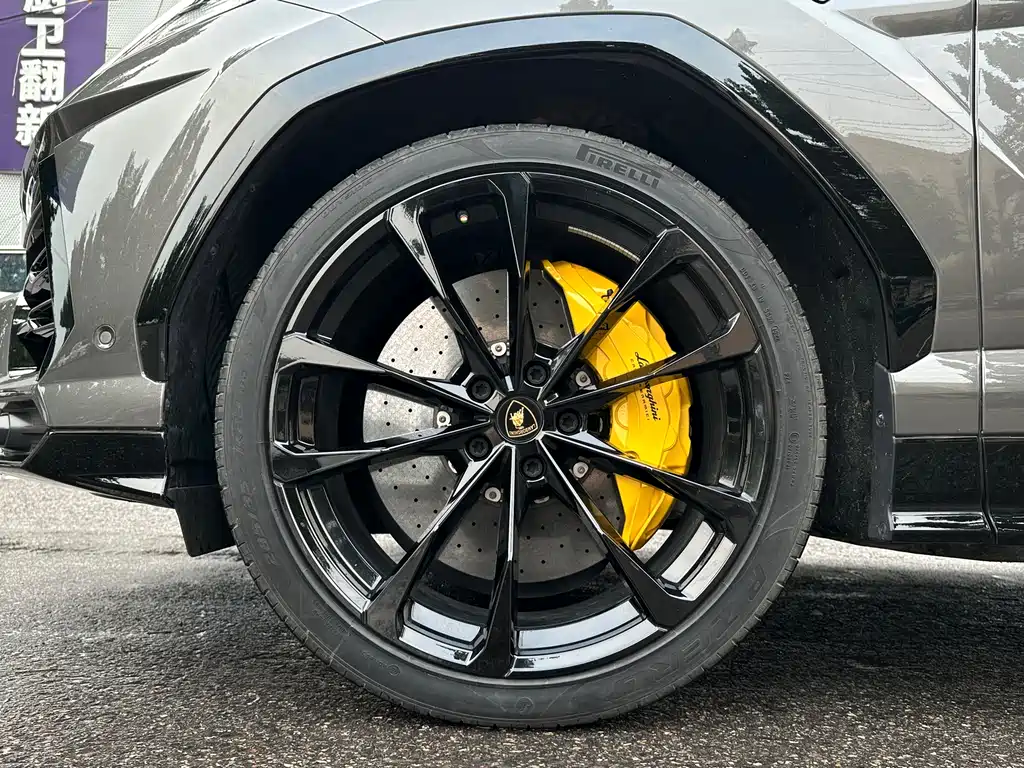 Lamborghini Urus 2022 — фото 8