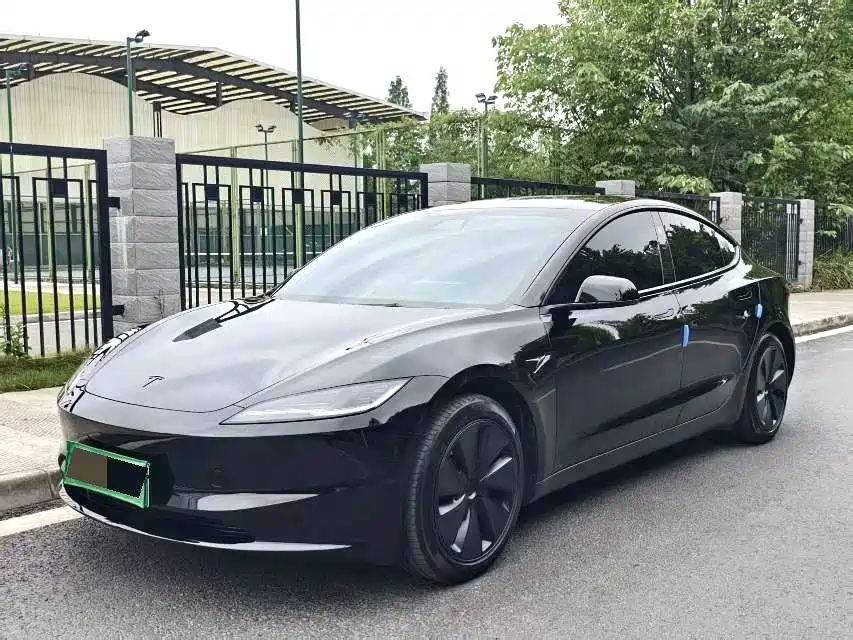 Tesla Model 3 2024 — фото 1