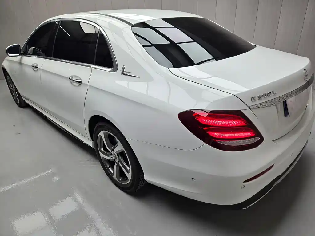 Mercedes-Benz E-Class 2017 — фото 3