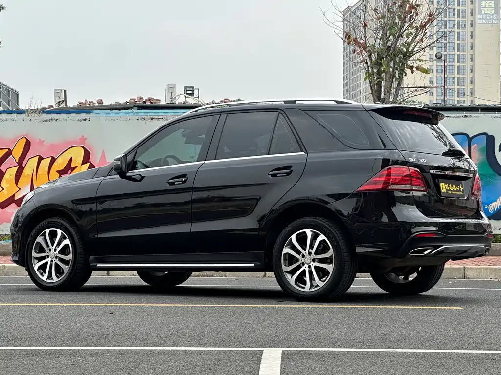 Mercedes-Benz GLE 2016