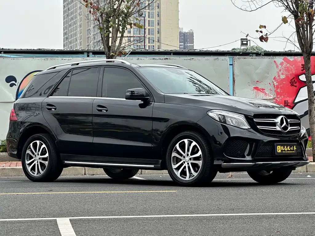 Mercedes-Benz GLE 2016