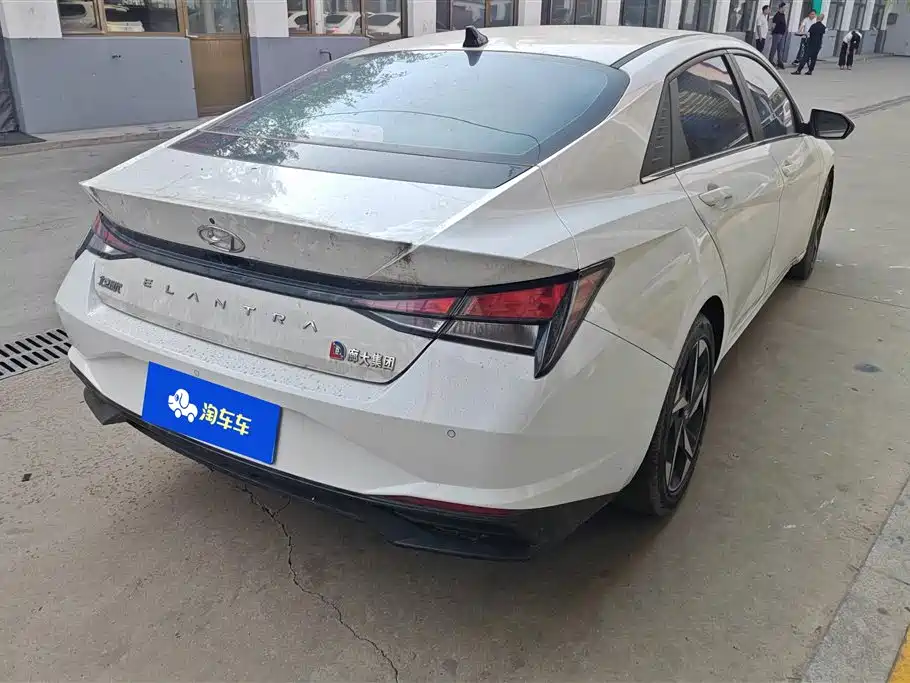 Hyundai Elantra 2023