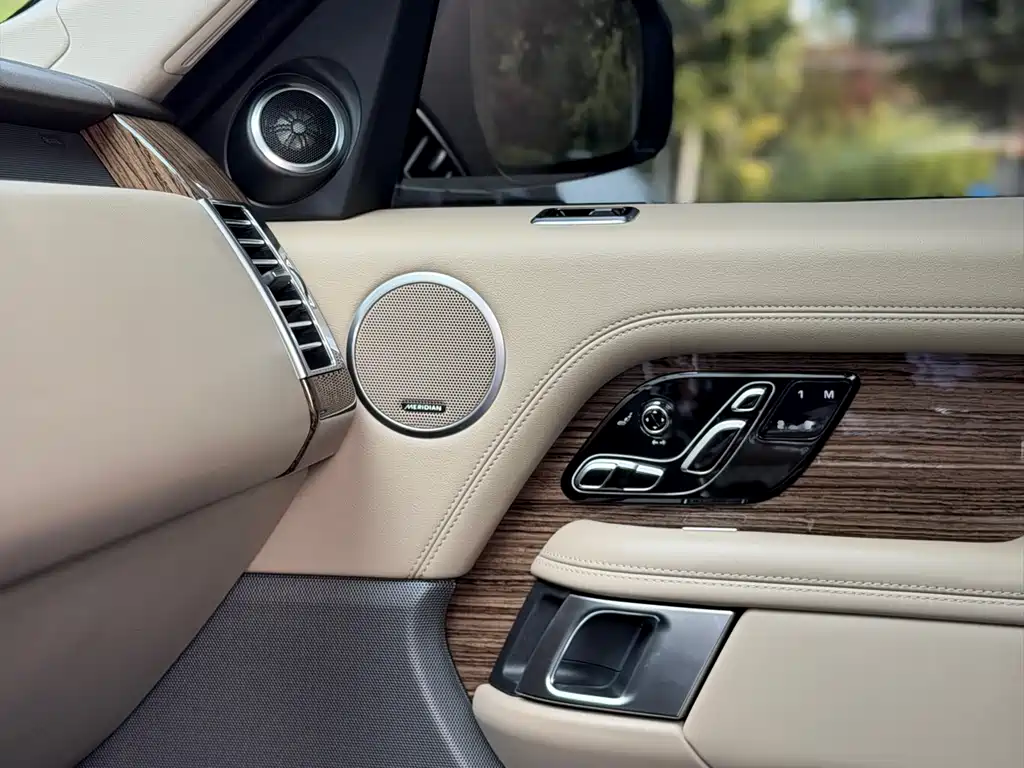 Land Rover Range Rover 2019 — фото 11