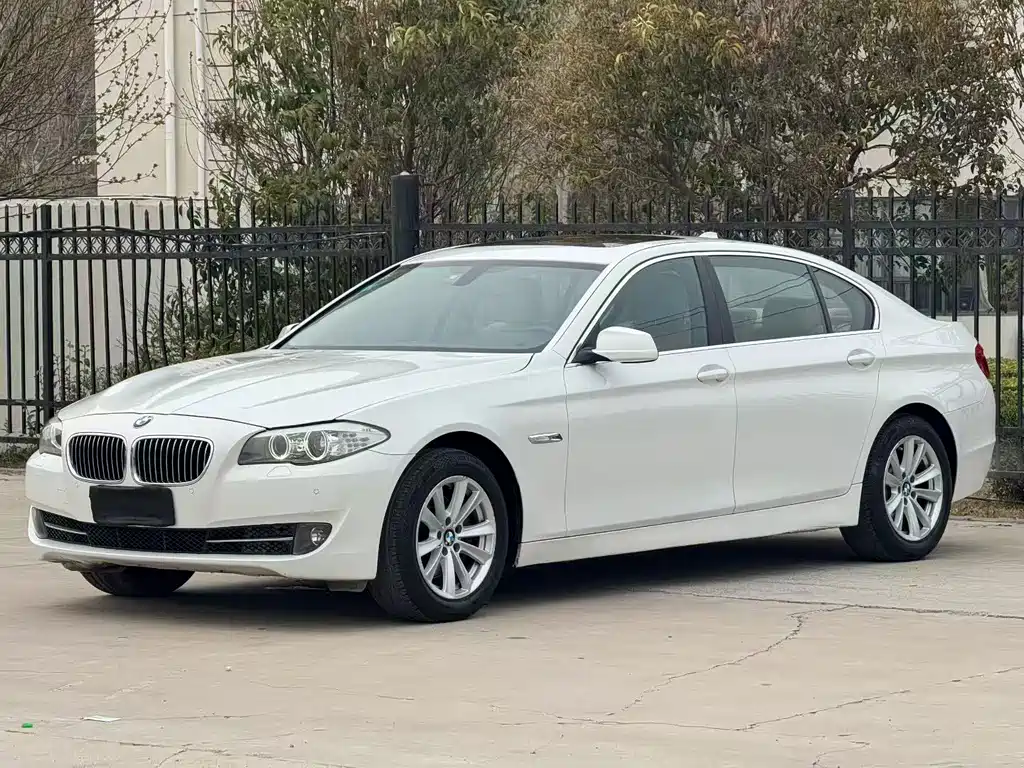 BMW 5 Series 2013 — фото 1