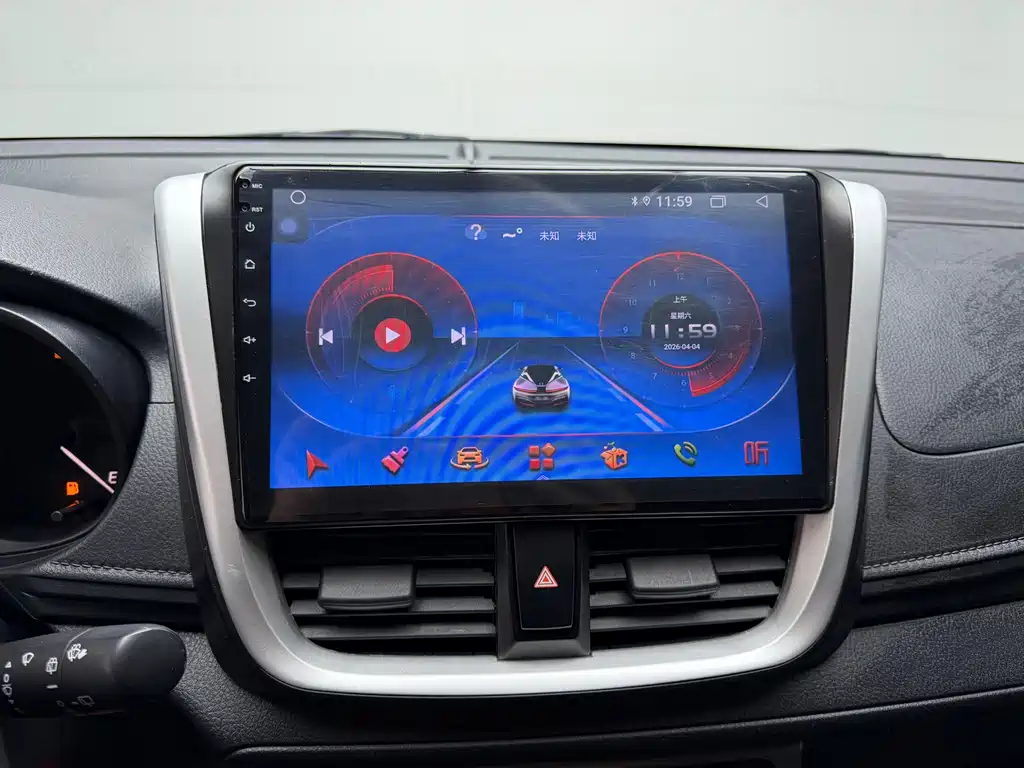 Toyota Yaris L 2022 — фото 7