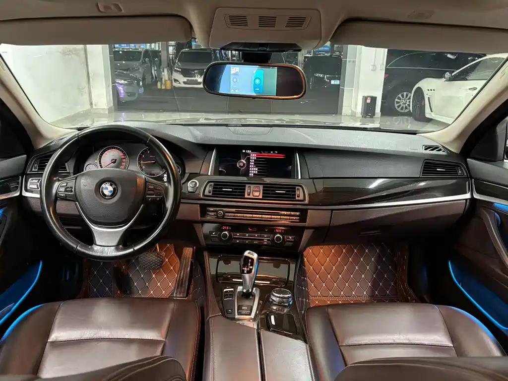 BMW 5 Series 2015 — фото 6