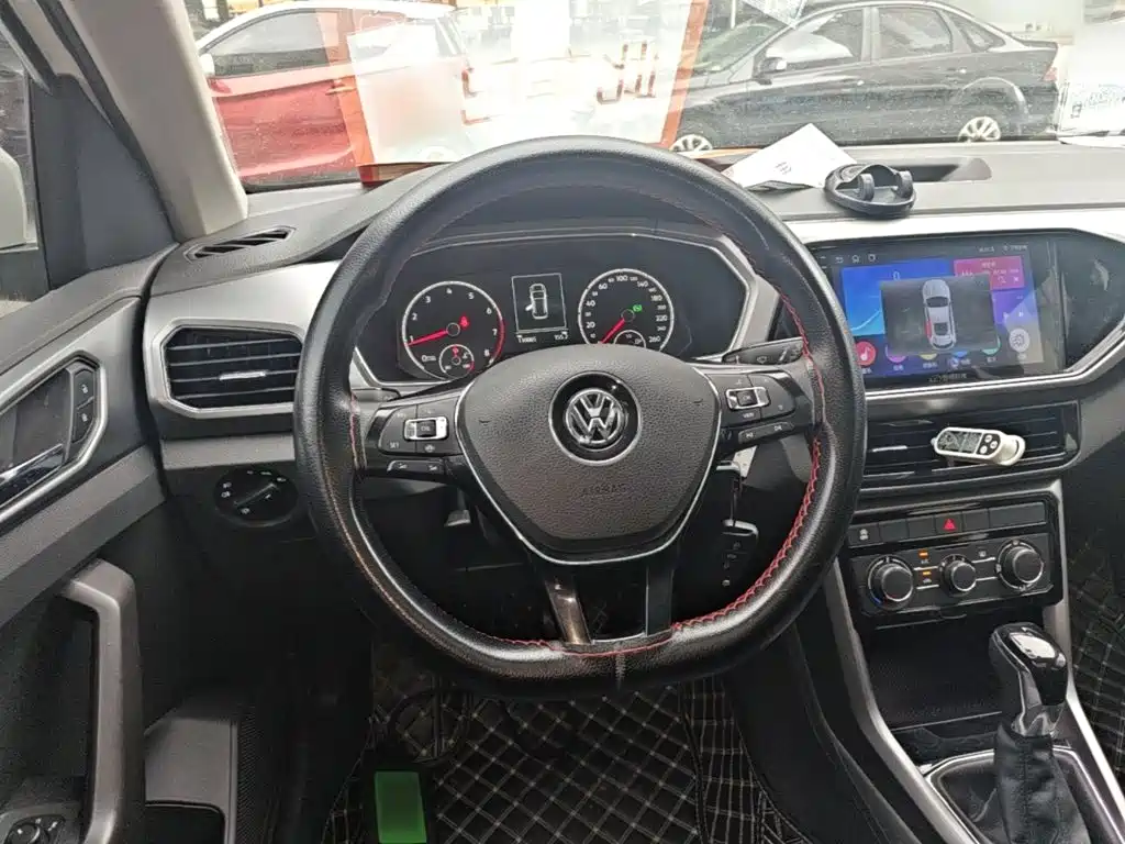 Volkswagen T-Cross 2019 — фото 11
