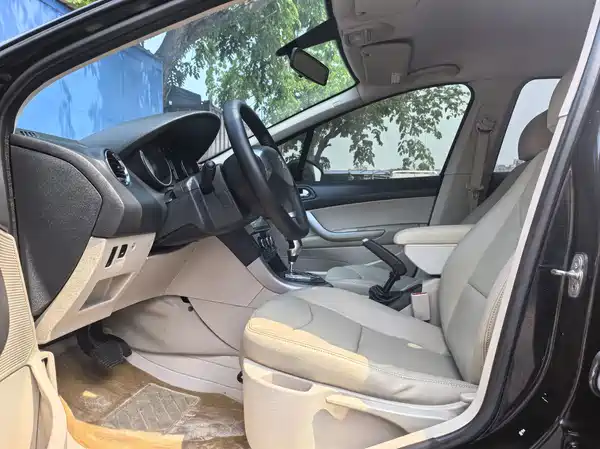 Peugeot 408 2013
