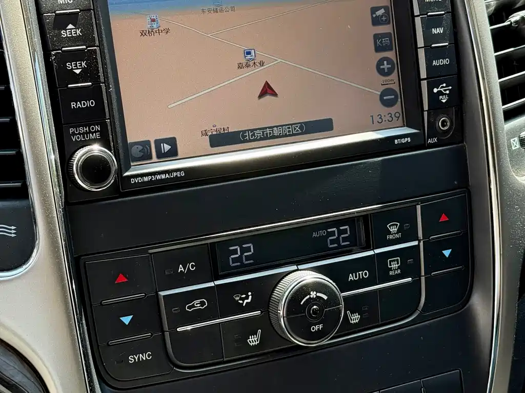 Jeep Grand Cherokee 2012 — фото 12