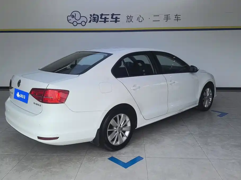 Volkswagen Sagitar 2015