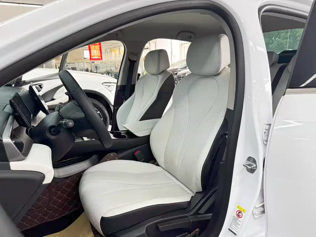 BYD Seal 05 DM-i 2025 — фото 14