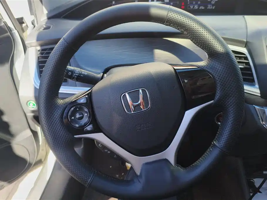 Honda Jade 2015 — фото 15