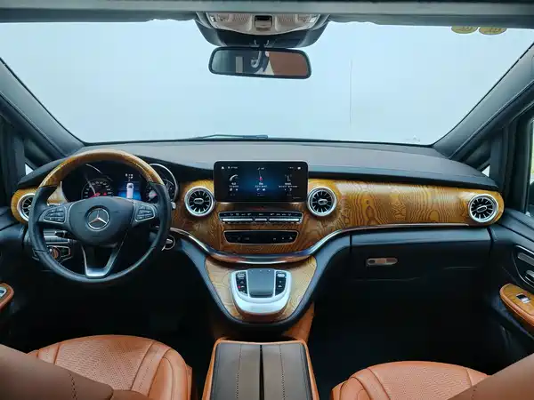 Mercedes-Benz V-Class 2024