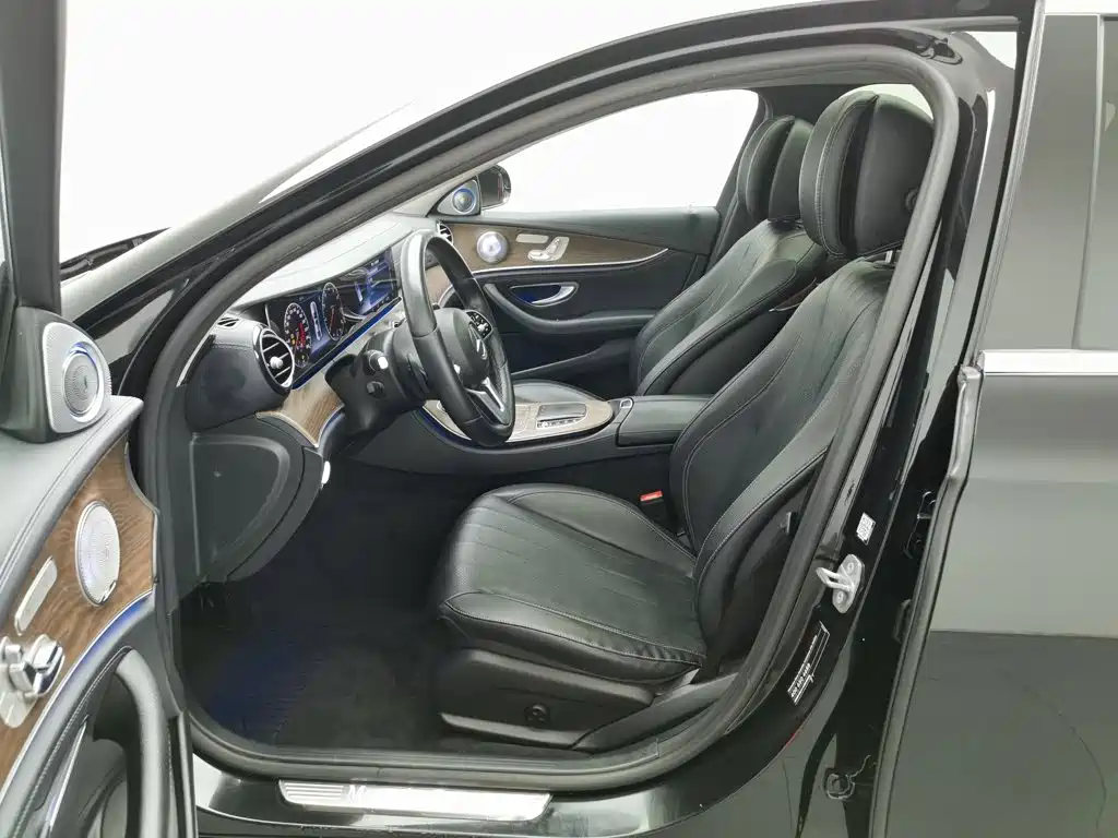 Mercedes-Benz E-Class 2019 — фото 10