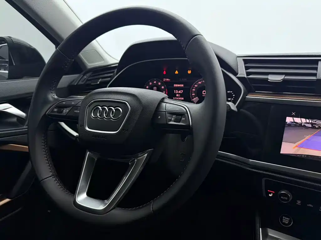 Audi Q3 2021 — фото 16
