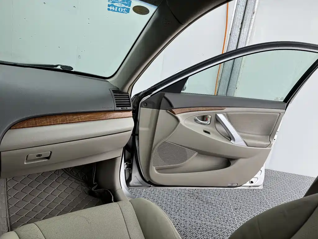 Toyota Camry 2009 — фото 13