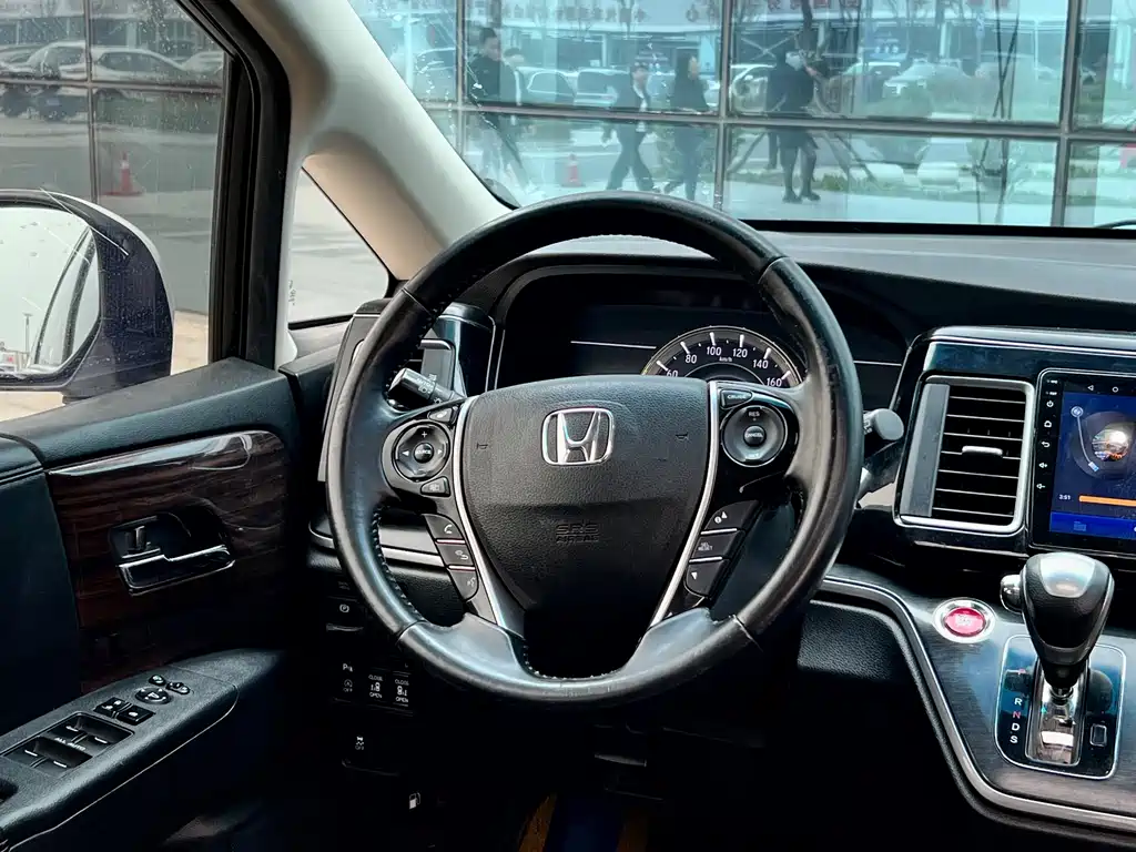 Honda Elysion 2016 — фото 12