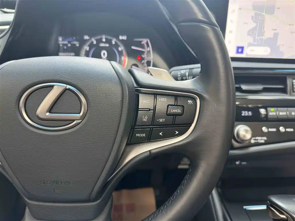 Lexus ES 2023 — фото 15