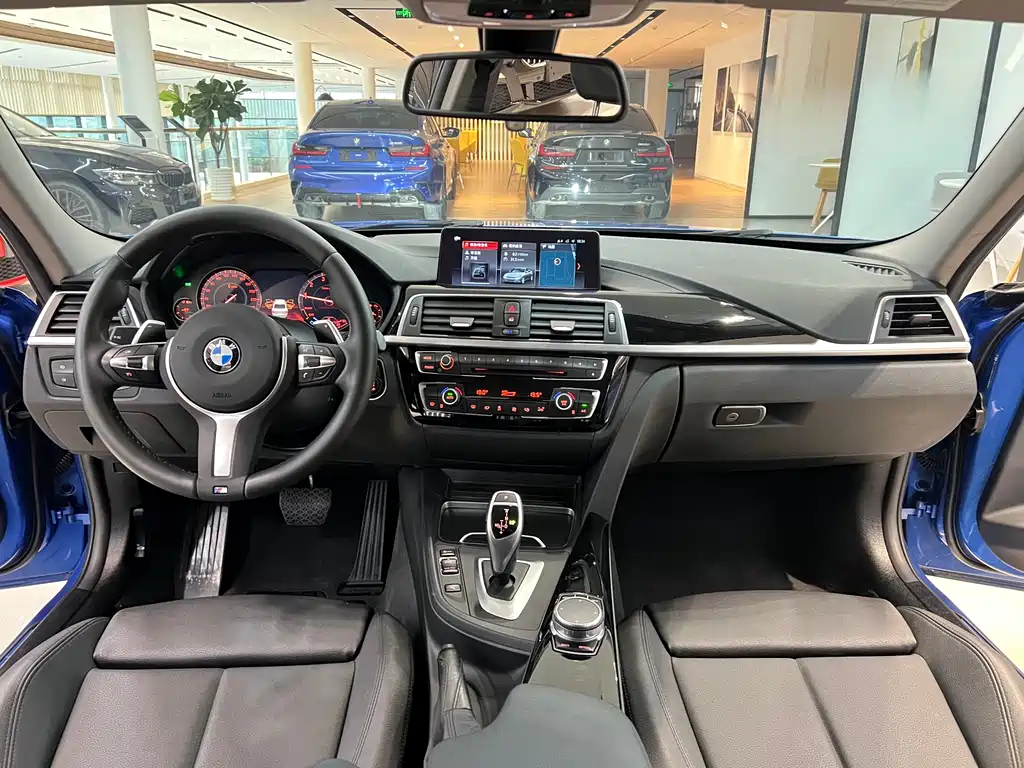 BMW 3 Series 2019 — фото 9