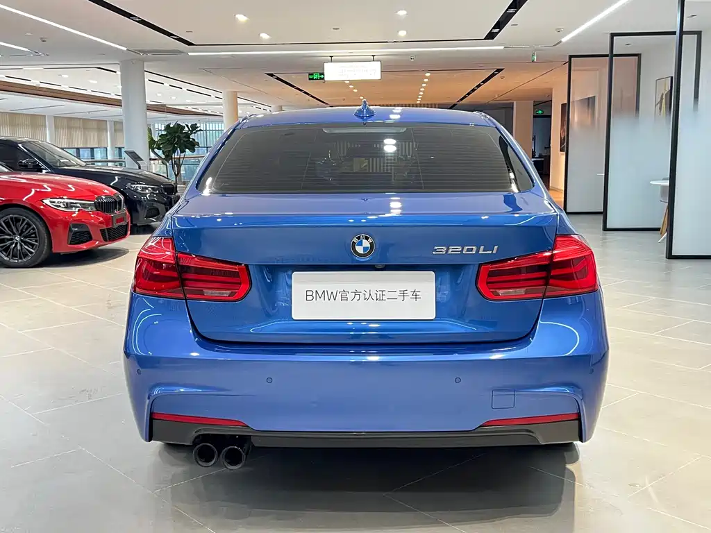 BMW 3 Series 2019 — фото 16